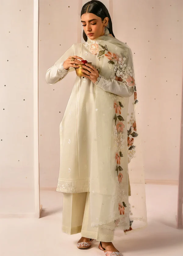 Lawn 3PC Zarmeen & Emaan Premium Code: 643 - Image 3